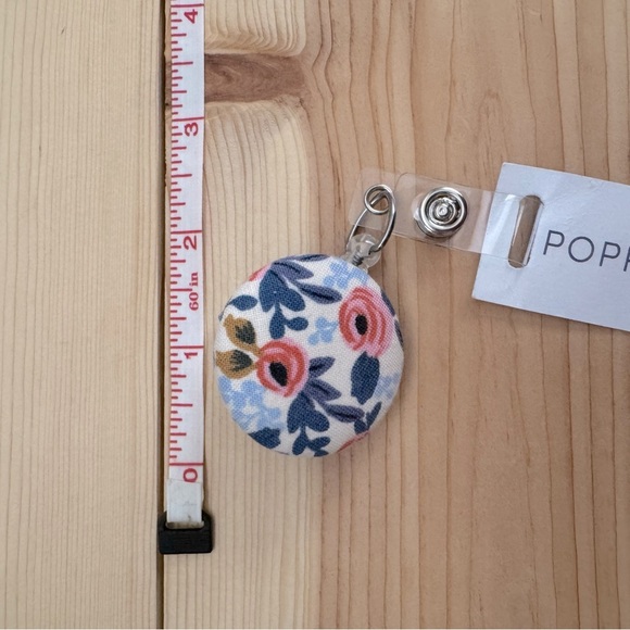 Poppy & Pippa Floral Badge Reel - Picture 4 of 4